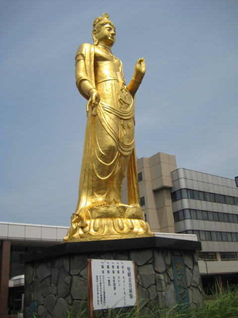 黄金の銅像