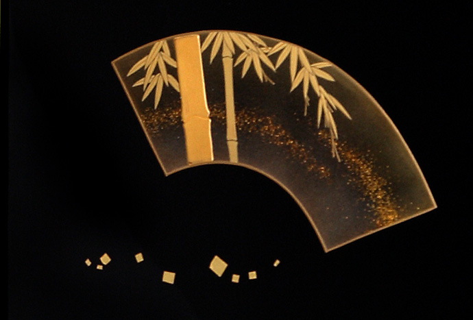 輪島塗仏壇 箱型須弥壇(四君子扇蒔絵)